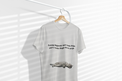 camiseta manga corta unisex dejando que todo fluya